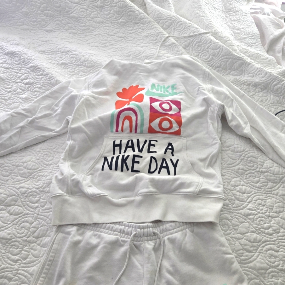 NIKE SWEAT SUIT